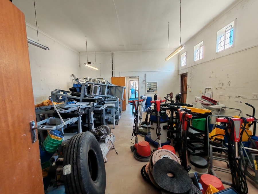To Let Commercial Property for Rent in Somerset West Western Cape